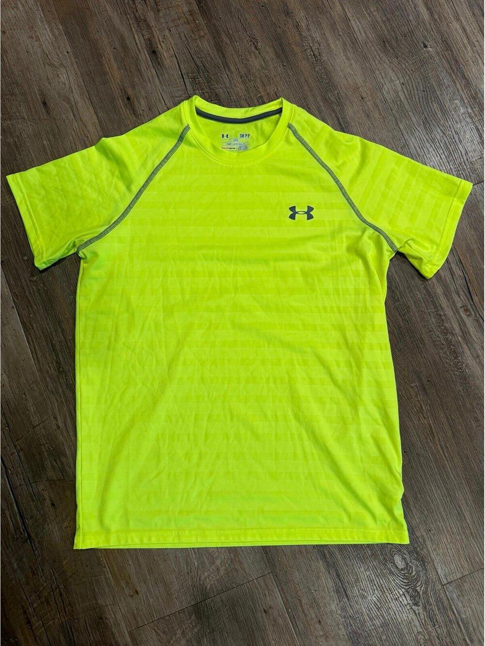 Under Armour Heat Gear Running Shirt sz Sm EUC